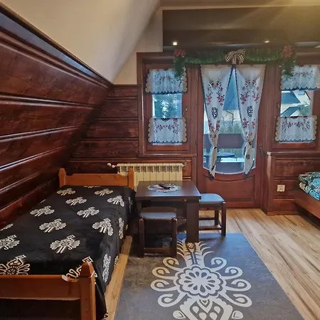 Quarto em Acomodações Particulares Goscinne U Moniki I Daniela *